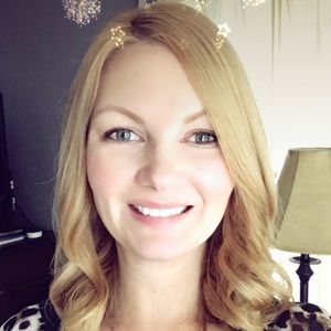 Meet your Posher, Cassandra